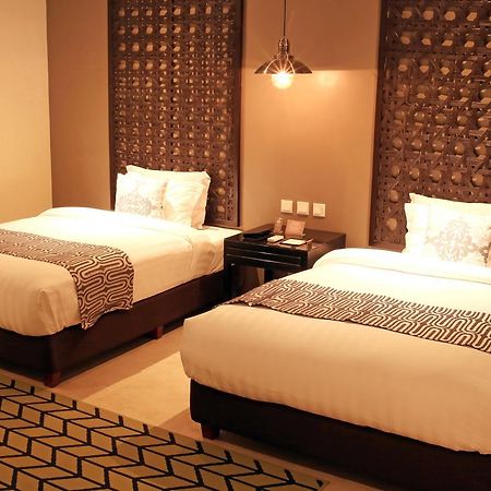 The Oriental Leyte Hotel Таклобан Екстериор снимка