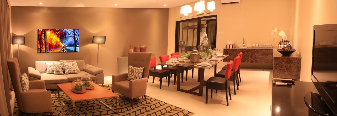 The Oriental Leyte Hotel Таклобан Екстериор снимка
